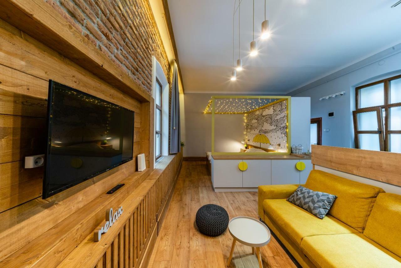 The Yellow Umbrella Studio Клуж-Напока Экстерьер фото